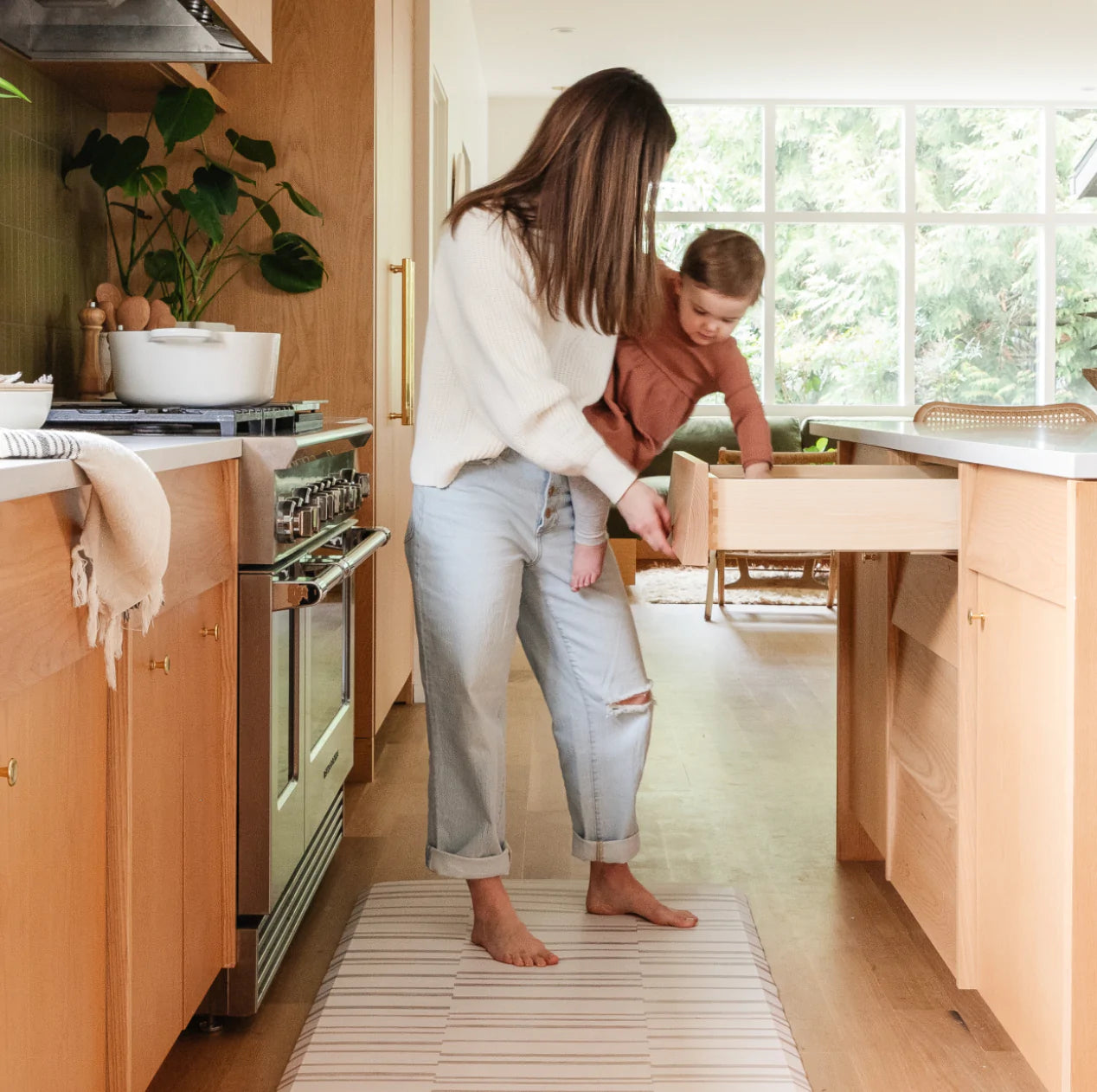 
For Everywhere You Stand
The Bundle, The Better
Find your perfect fit (and feel). Bundle any two standing mats and save 15%, whether it's multiple sizes to fit any space, used in the kitchen, the laundry room, or the workspace. Discount automatically applied at checkout. Shop All Bundles
